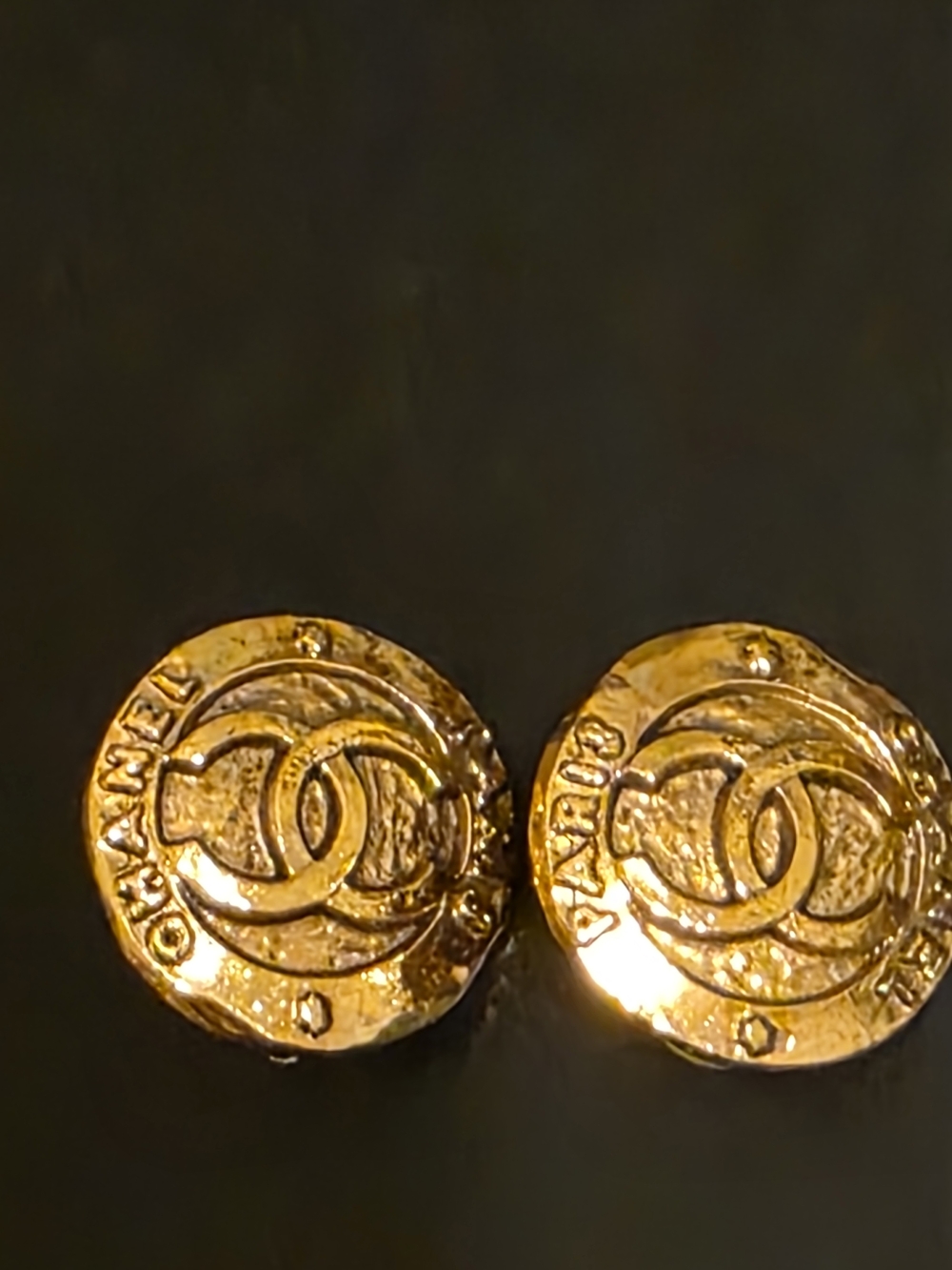 CHANEL Gold Interlocking CC Coin Earrings/Like New